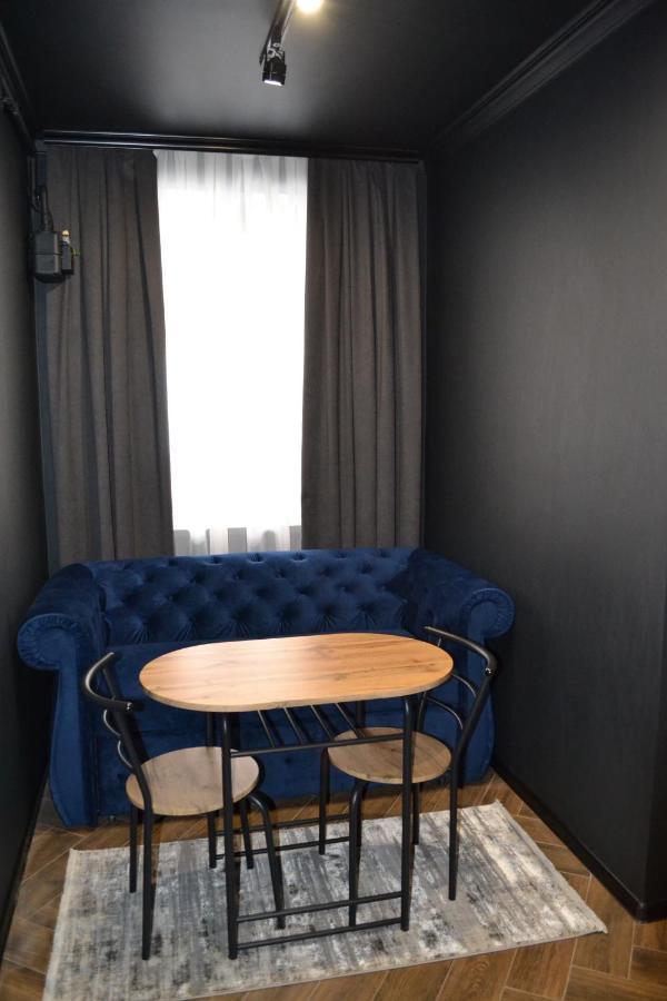 Central Gate Apartment Chernivtsi Bagian luar foto